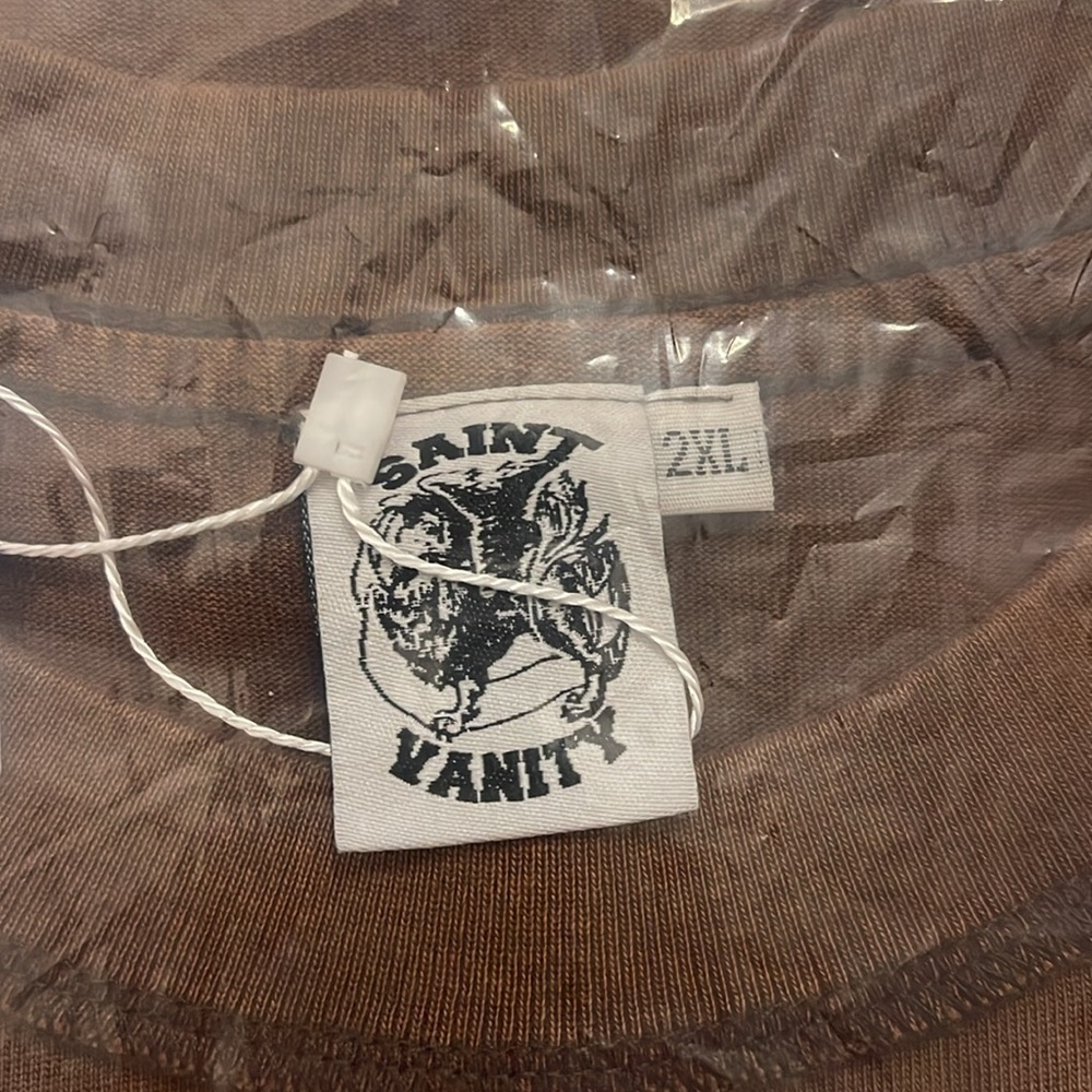 Saint Vanity - Picture 2 of 5